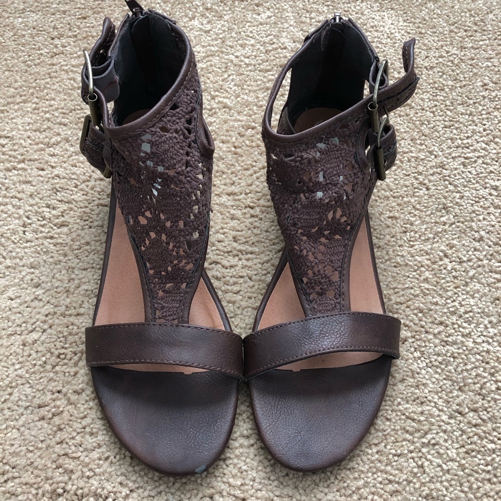SUGAR Sandals Brown Crochet Kitten Wedge 8M